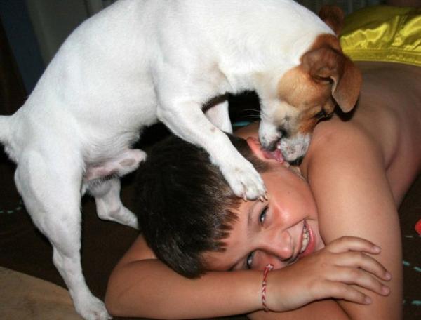 Мальчик с собакой ЮЮЯ