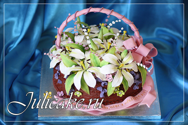 Торт корзина цветов лилии