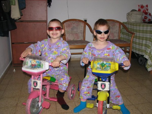Конкурс "Маленькие велосипедисты от 0 до 5 лет".
Адрес фото- http://eva.ru/R7oXi 

 marina-laura
