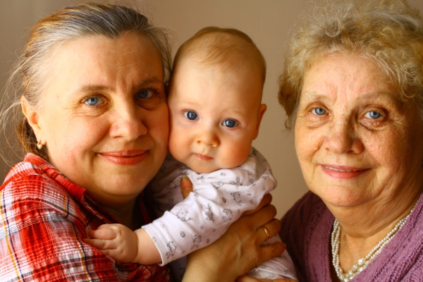 Бабушка, пробабушка и внук, и у всех голубые глаза. Разве это не совпадение Lemita