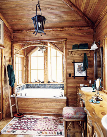 Винтажная ванна в деревянном доме