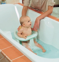 стульчик для купания ребенка в ванной