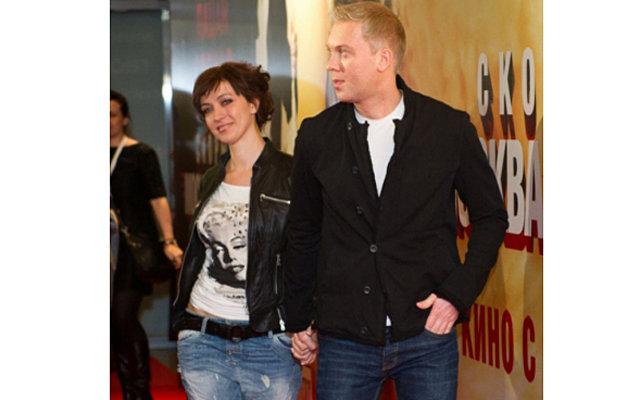 Сергей Светлаков пришел на премьеру фильма с женой