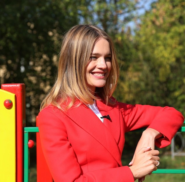 Наталья Водянова на открытии лекотеки в Твери