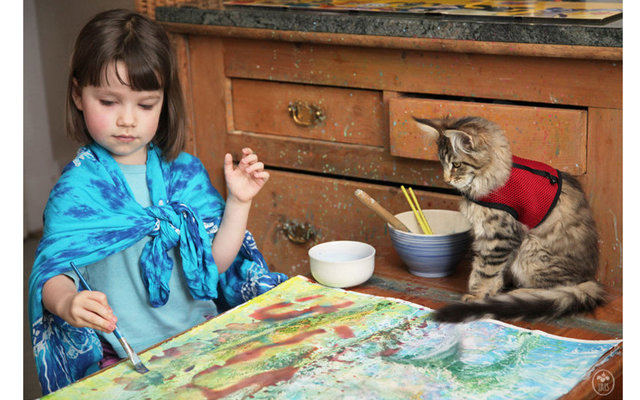 Пятилетняя художница-аутист Айрис и ее кошка Тула