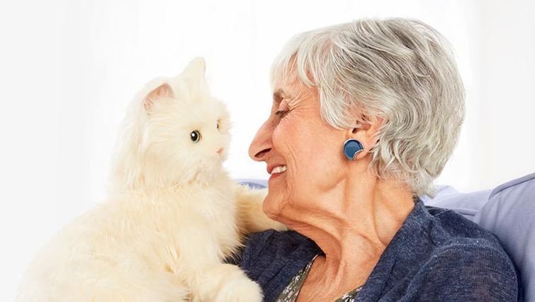 Интерактивные кошки-роботы для пожилых людей - Ева.Ру