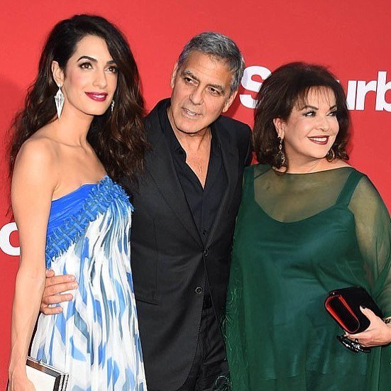 «Мама Амаль ему больше подходит»: Джордж Клуни в компании жены и тёщи