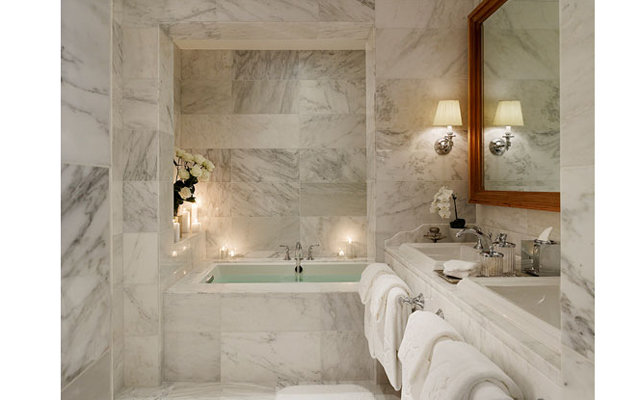 Восхитительные ванные комнаты в мраморе