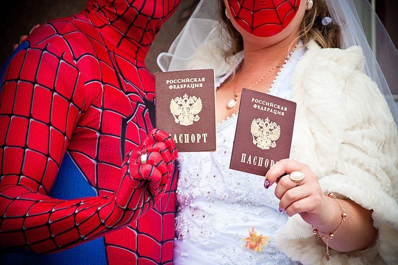 В Кунгуре сыграл свадьбу Человек-паук