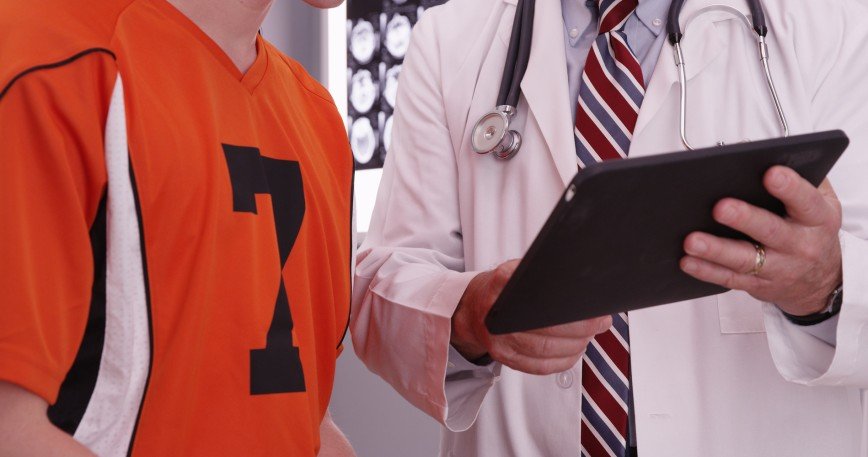 В поликлиниках появятся спортивные врачи