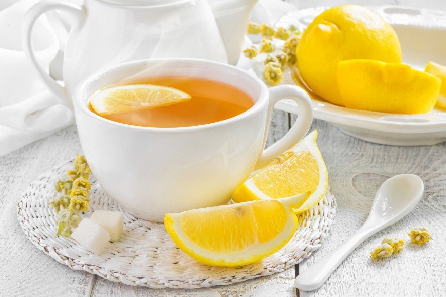 Горячий чай с лимоном уничтожает зубы