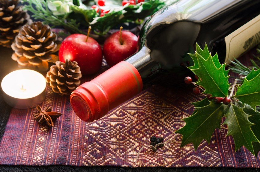 В новогодние праздники лучше употреблять красное сухое вино