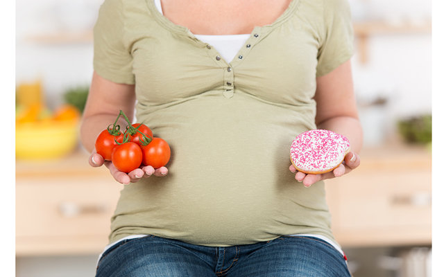 Неправильное питание мамы грозит ребенку ожирением