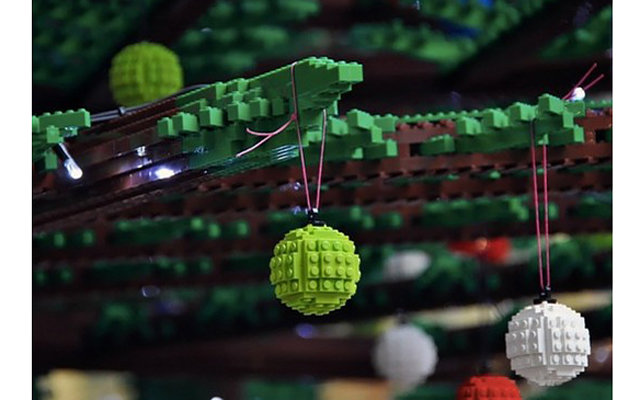 Фестиваль волшебных елок LEGO