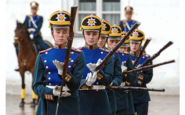 Кремль возобновил церемонии развода караулов