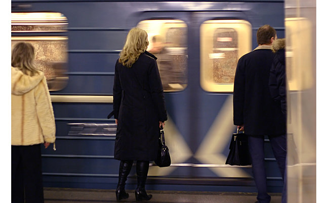В московском метро появился поезд со сквозным проходом