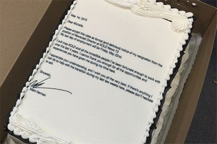 Сотрудник телеканала написал заявление об увольнении на торте