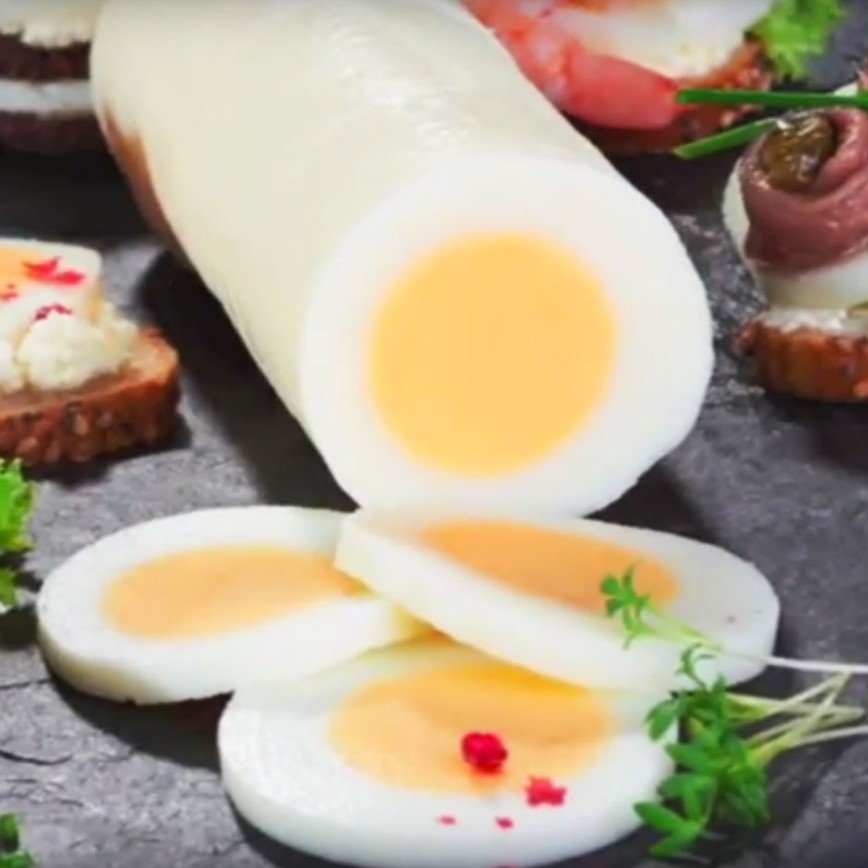 Японцы выпустили яйца в виде колбасы