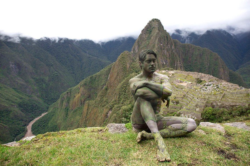 Удивительные люди рассказ. Скульптура Мачу Пикчу. Чудеса света природы. Творения природы. Человек чудо природы.