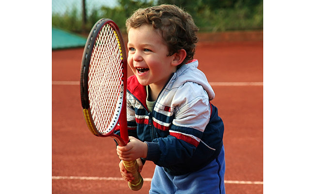 Занятия теннисом укрепляют кости