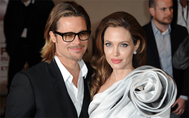 Анджелина Джоли дарит сердце Брэду
