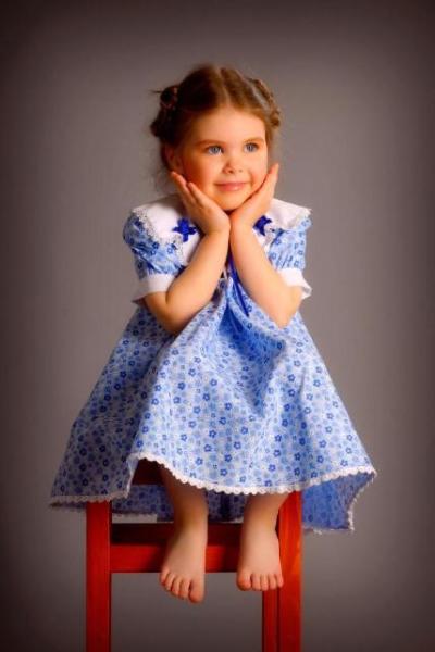 Девочка в синем платье
 Придворная Молочница