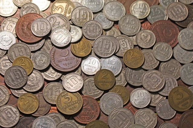 Монеты советского времени. Старинные монеты. Монеты СССР. Старые металлические деньги. Старинные советские монеты.
