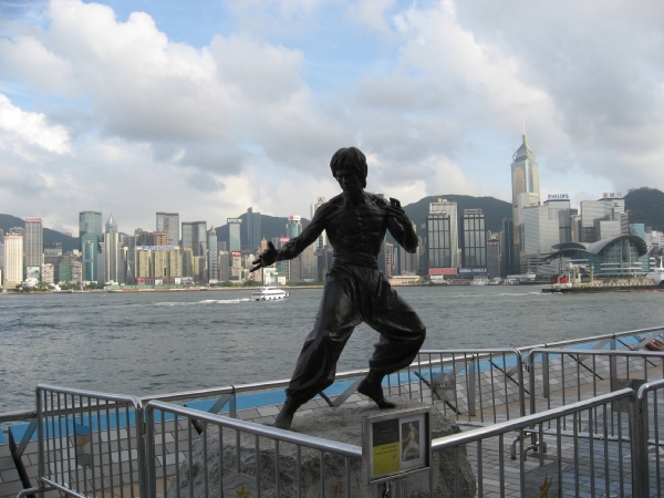 Памятник Брюс Ли в Гонконге. Marais