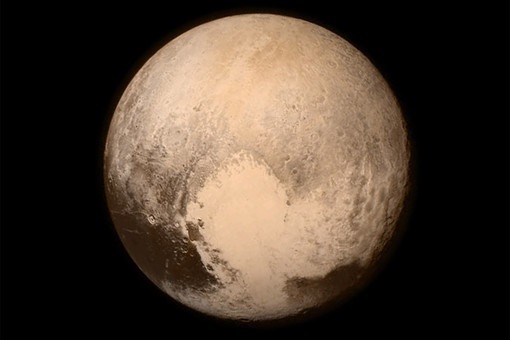 NASA получило уникальные снимки Плутона 