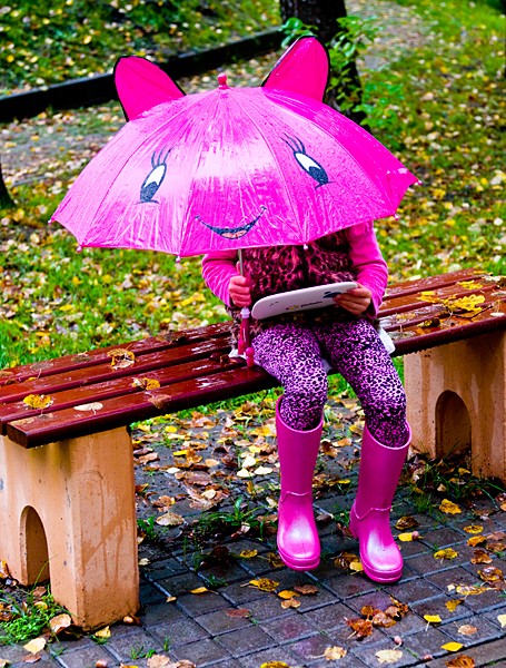 Дождливая погода - не повод для скуки! Юлия и дочки