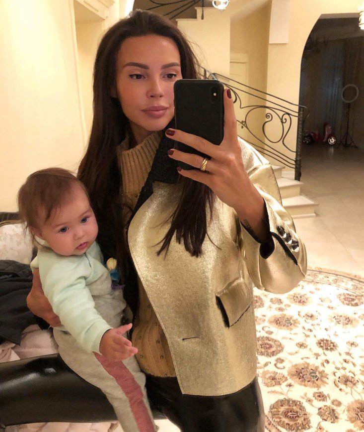 Оксана Самойлова рассказала, как её дети переносят смену часовых поясов