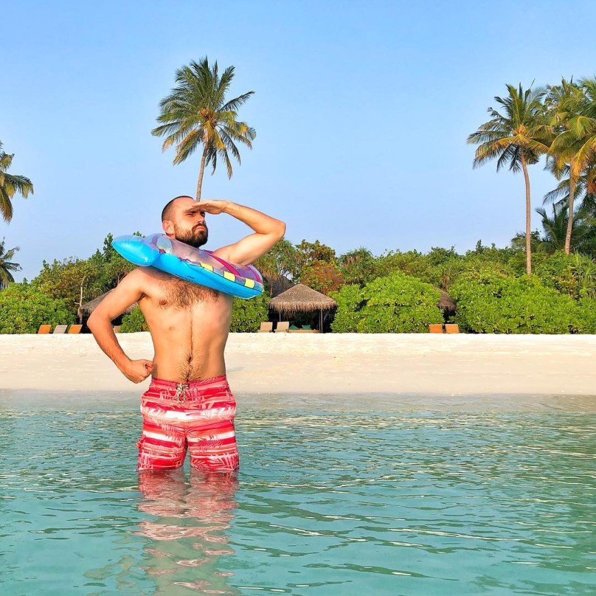 «Счастье»: Андрея Бедняков показал семейный отдых на Мальдивах