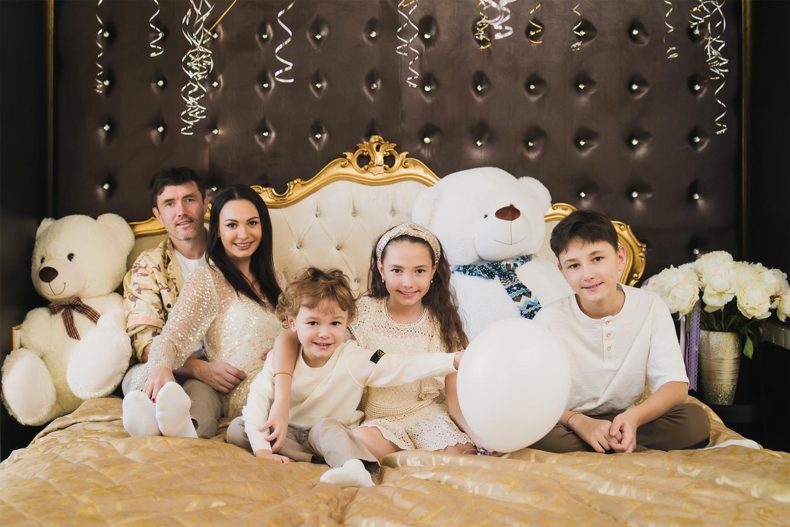 Инна Жиркова с семьей