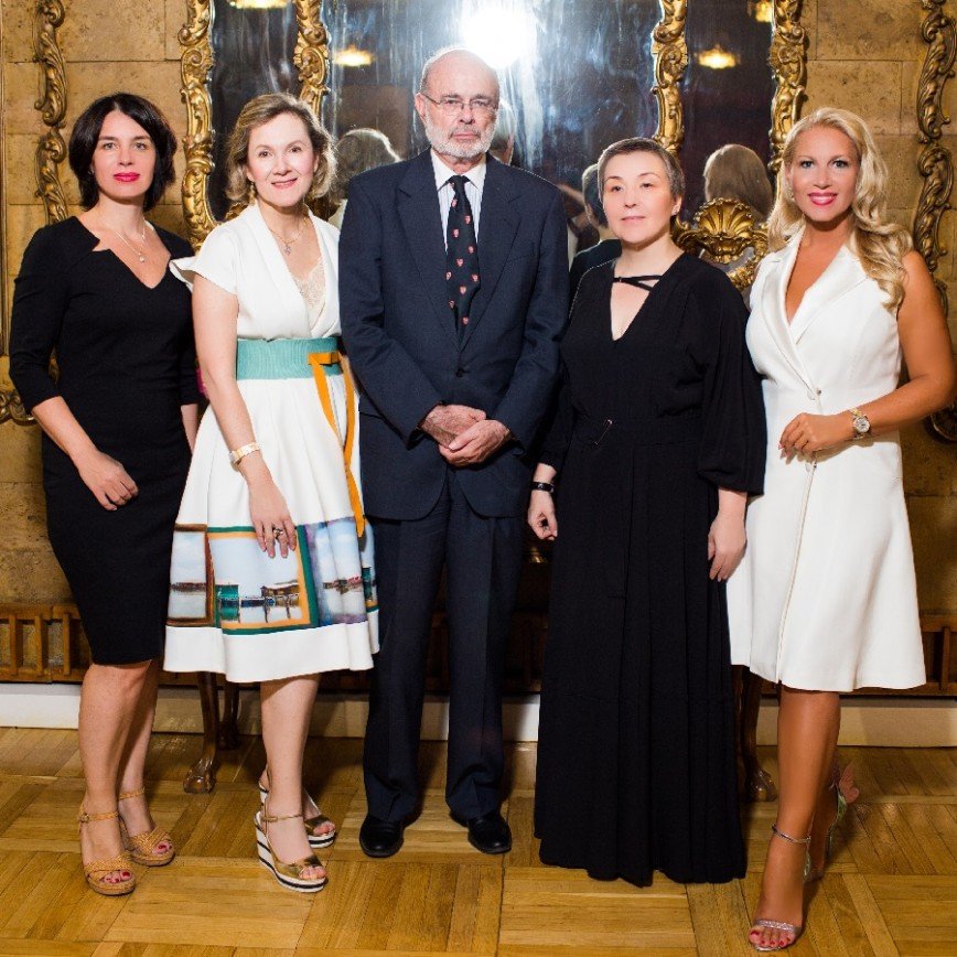 Российские звезды посетили модный показ в Посольстве Колумбии