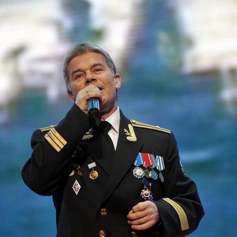 В честь Дня ВМФ Олег Газманов надел военную форму