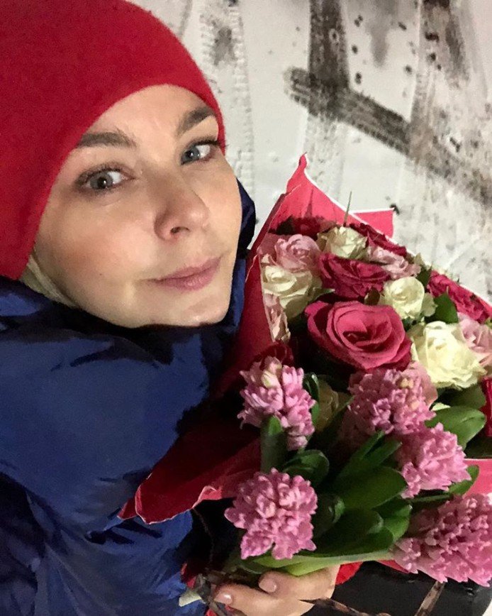 "Лебедь на льду": Ирина Пегова показала отличное катание на коньках