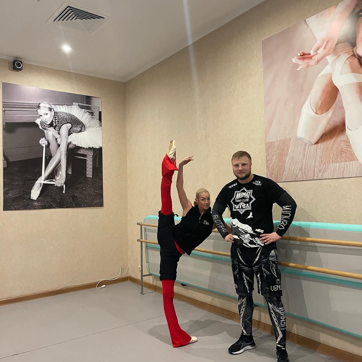 Бокс+балет: Анастасия Волочкова переоборудовала зал в своем доме для нового возлюбленного