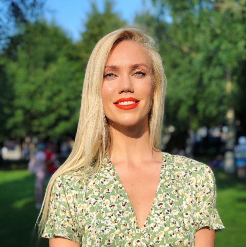 Елена Крыгина дала полезные советы по естественному выгоранию волос