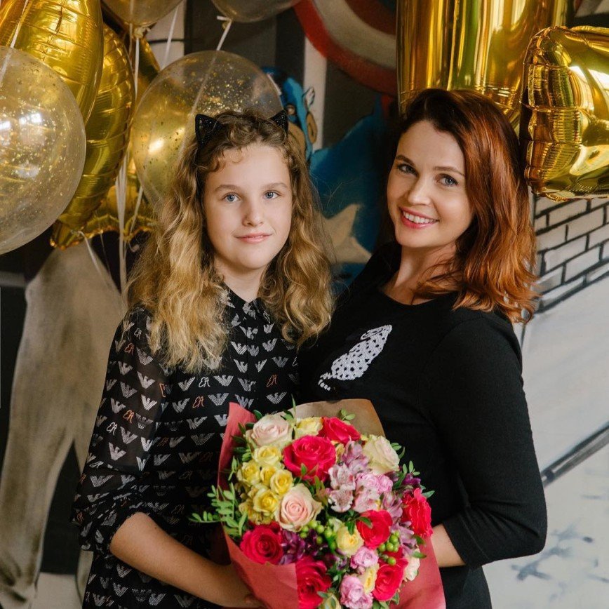 Екатерина Вуличенко не помогает дочери с домашним заданием