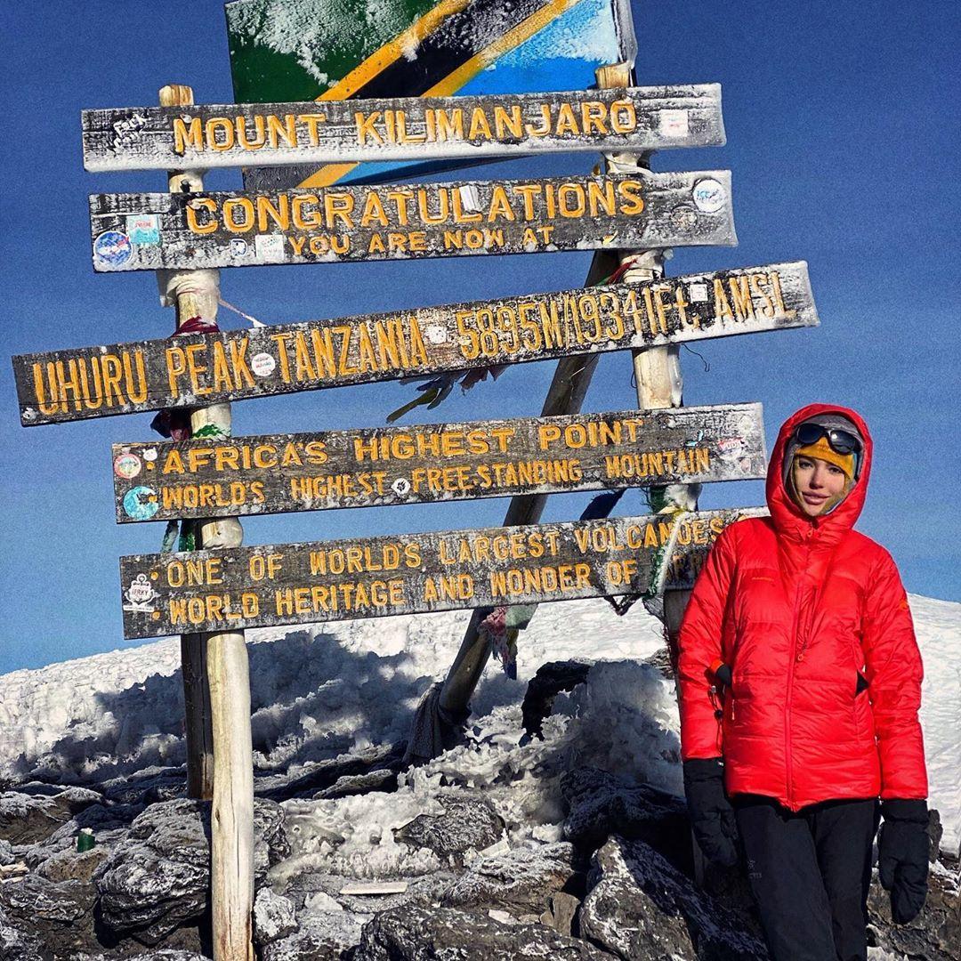 На очереди Эльбрус: Николь Ковальчук совершила восхождение на Килиманджаро