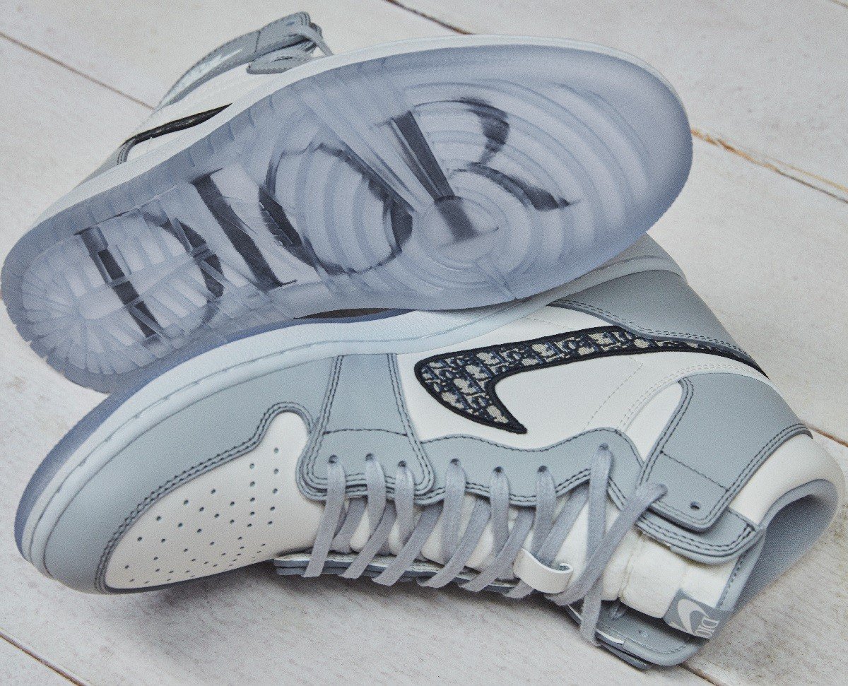 Dior выпустил лимитированную серию знаменитых кроссовок Jordan