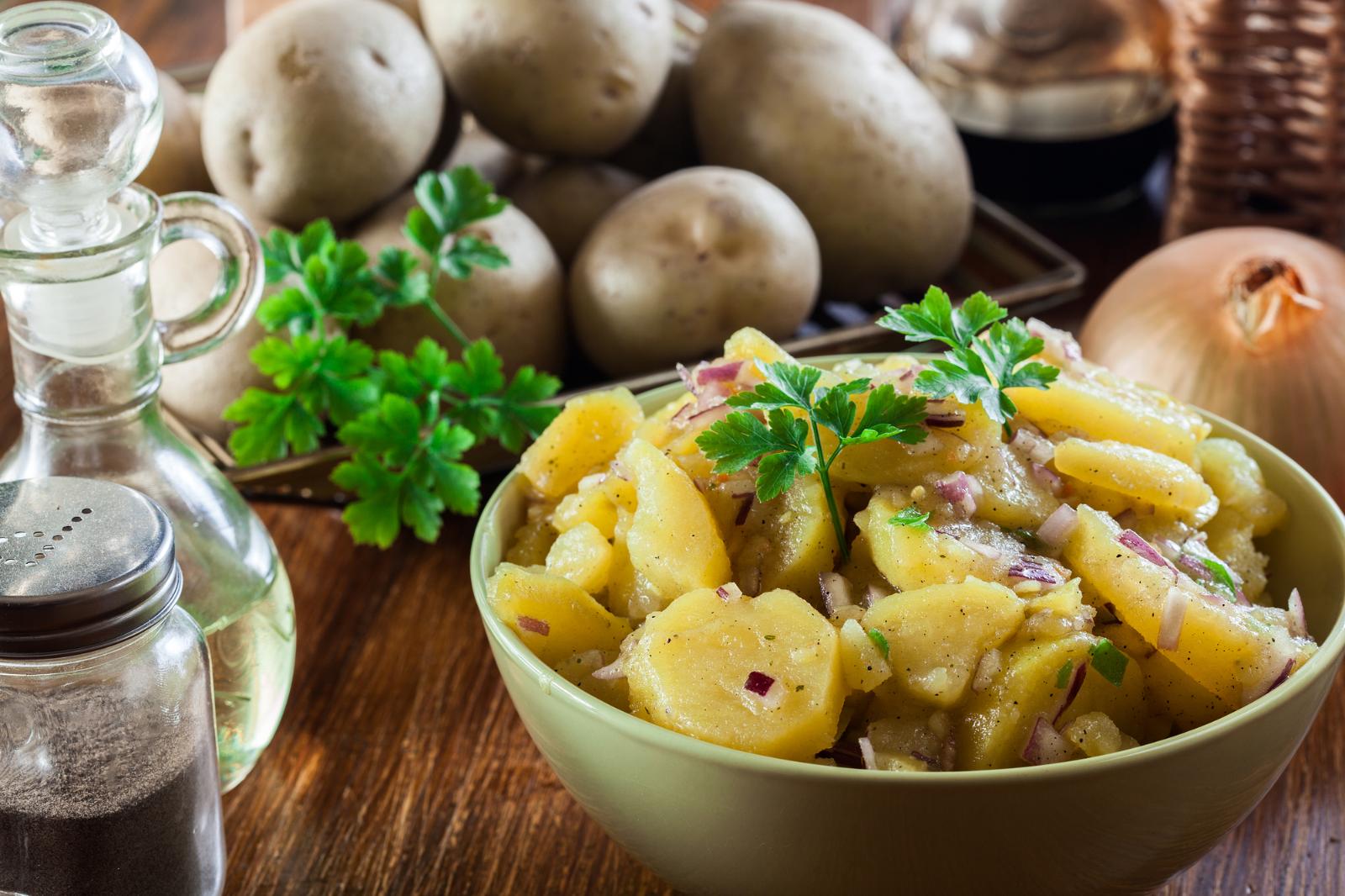Идеально зимой: готовим немецкий картофельный салат
