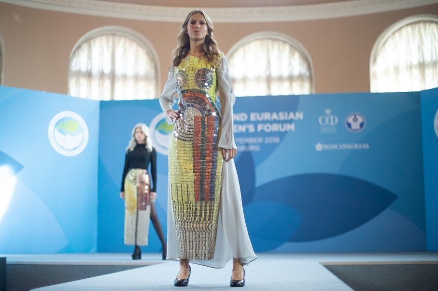 Дизайнер Татьяна Чапургина создала коллекцию фарфоровых платьев