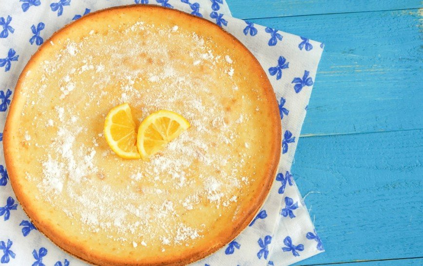 По-весеннему свежий: лимонный пирог с миндальной мукой