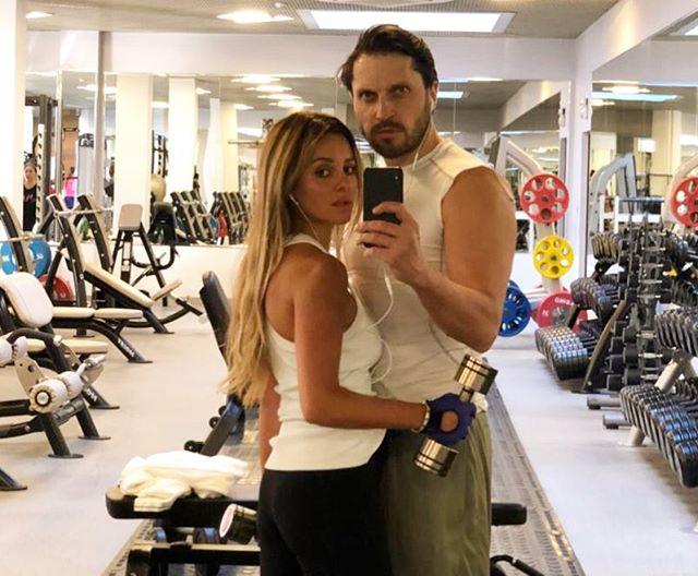 «Лица, как будто спасли мир»: Александр Ревва ходит в спортзал с женой