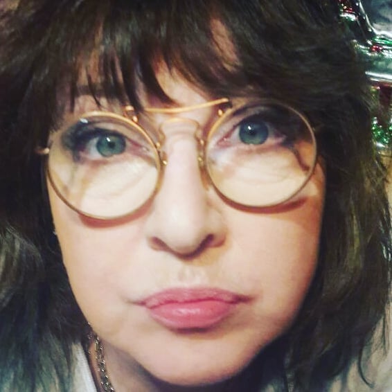  «А это я на самом деле»: Екатерина Семенова развеселила снимком в очках