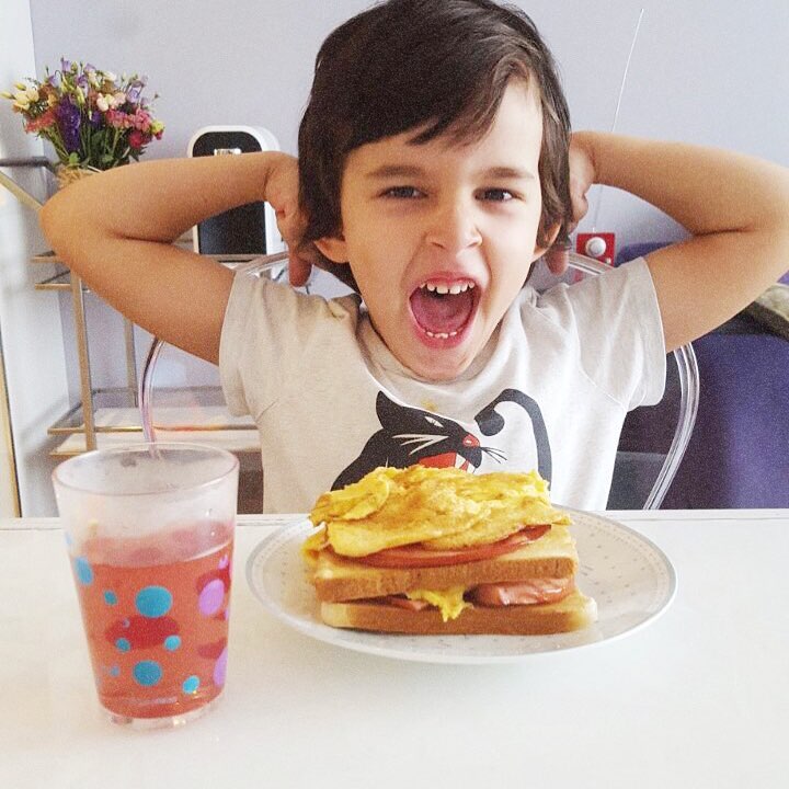 «Странный завтрак для ребёнка»: Анфису Чехову осудили за питание сына