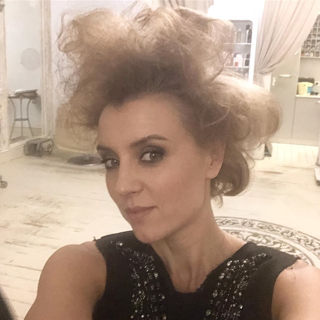 «Волосы встают дыбом!»: Ксения Алферова пошутила про подарки и Новый год
