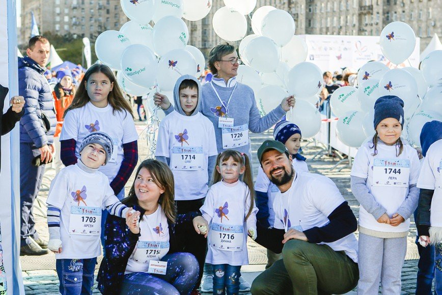 «Только вперёд»: Данила Козловский поддержал детей-бабочек