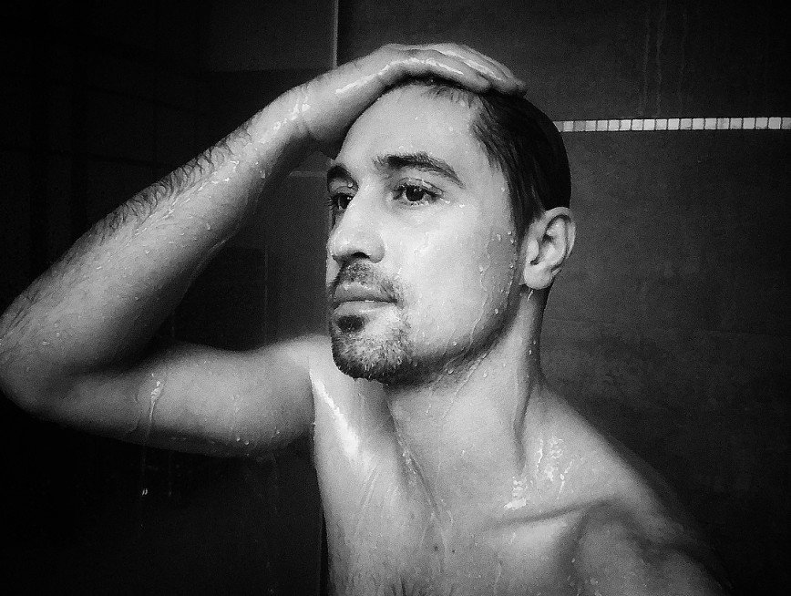«Душевное откровение»: Дима Билан показал снимки из ванной
